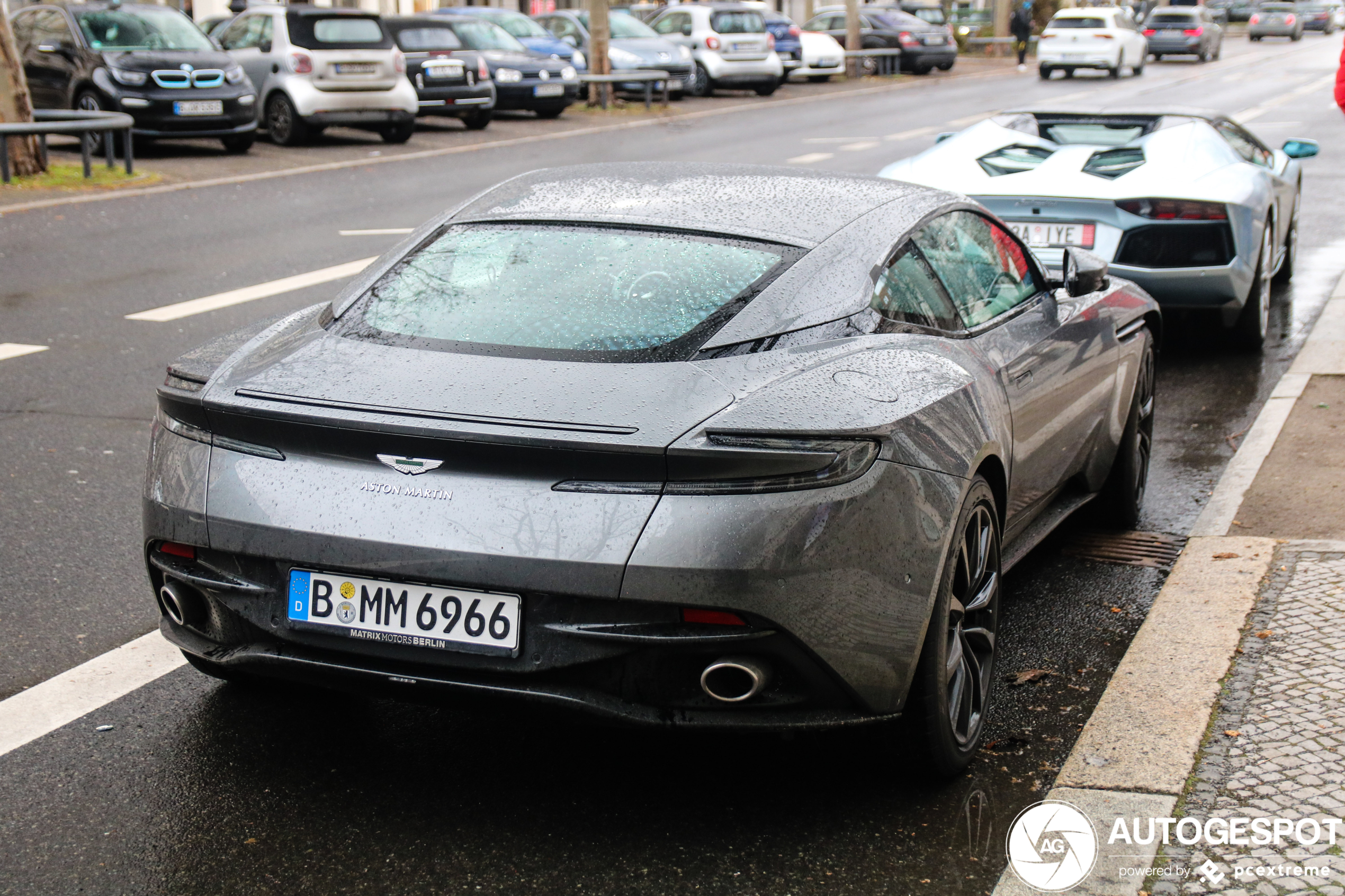 Aston Martin DB11 V8