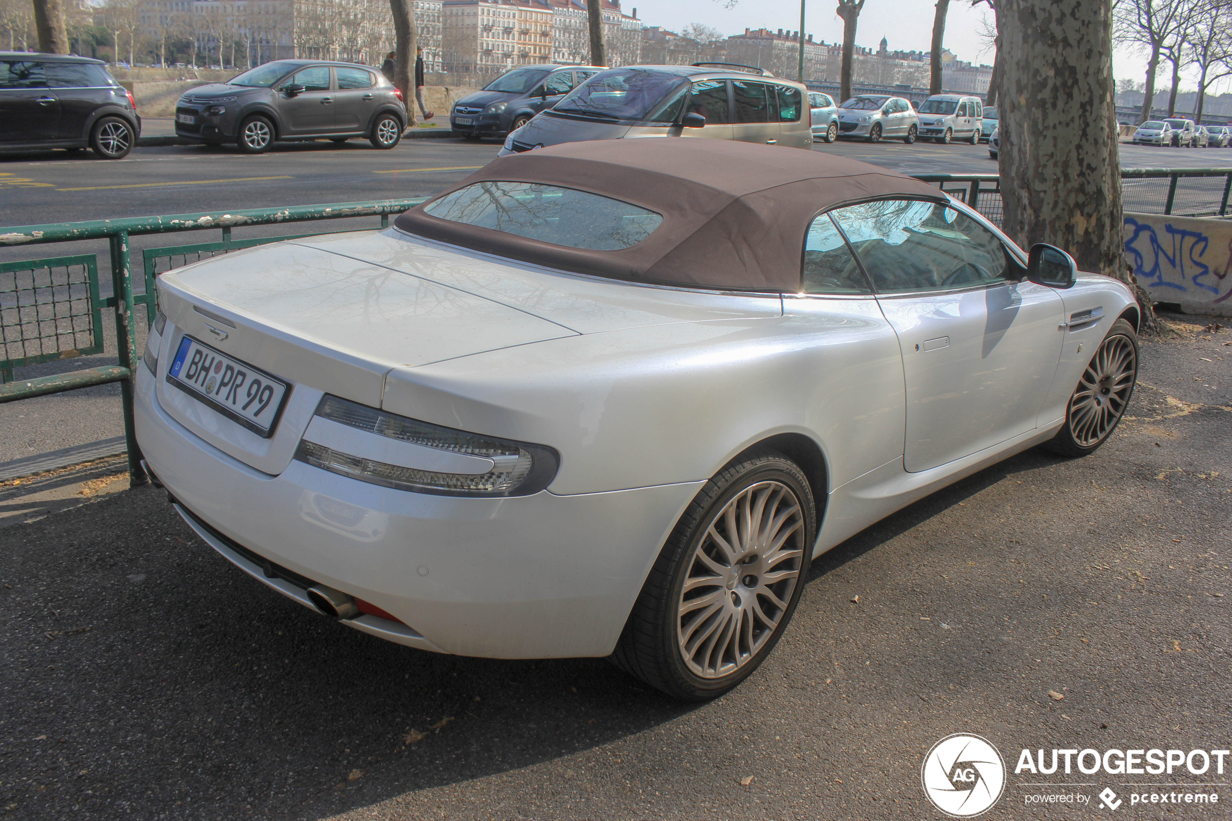 Aston Martin DB9 Volante