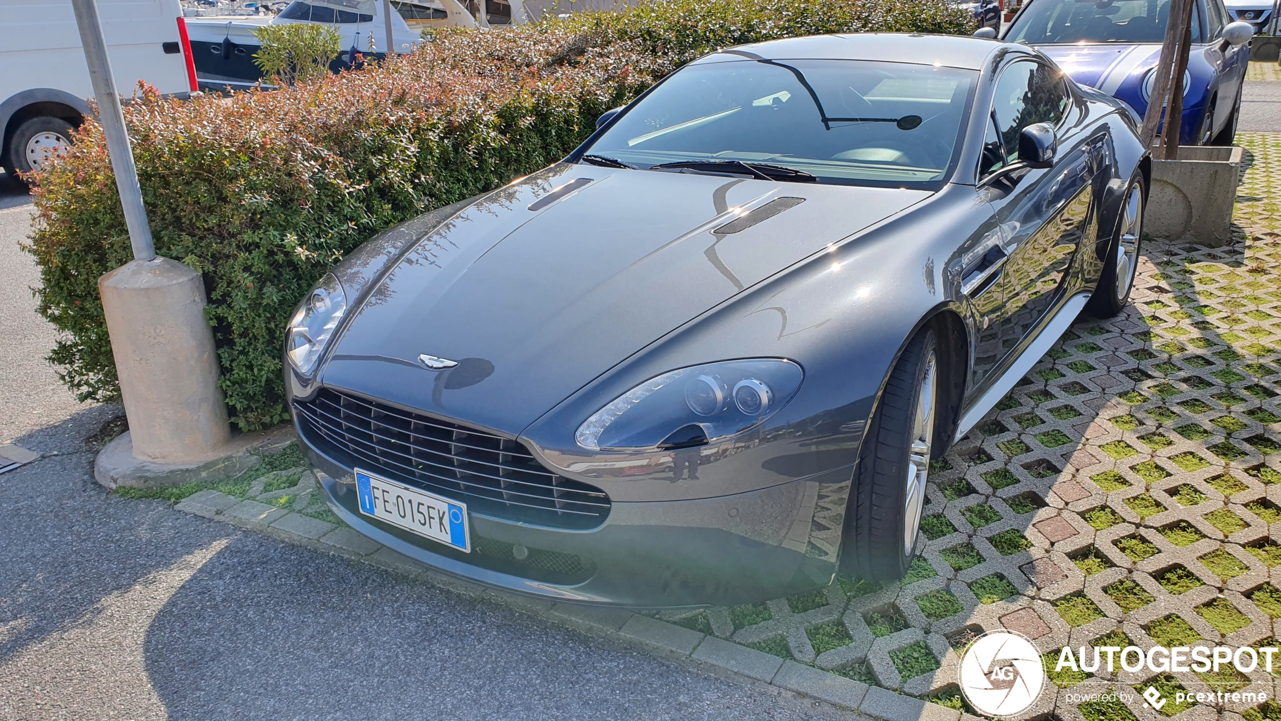 Aston Martin V8 Vantage