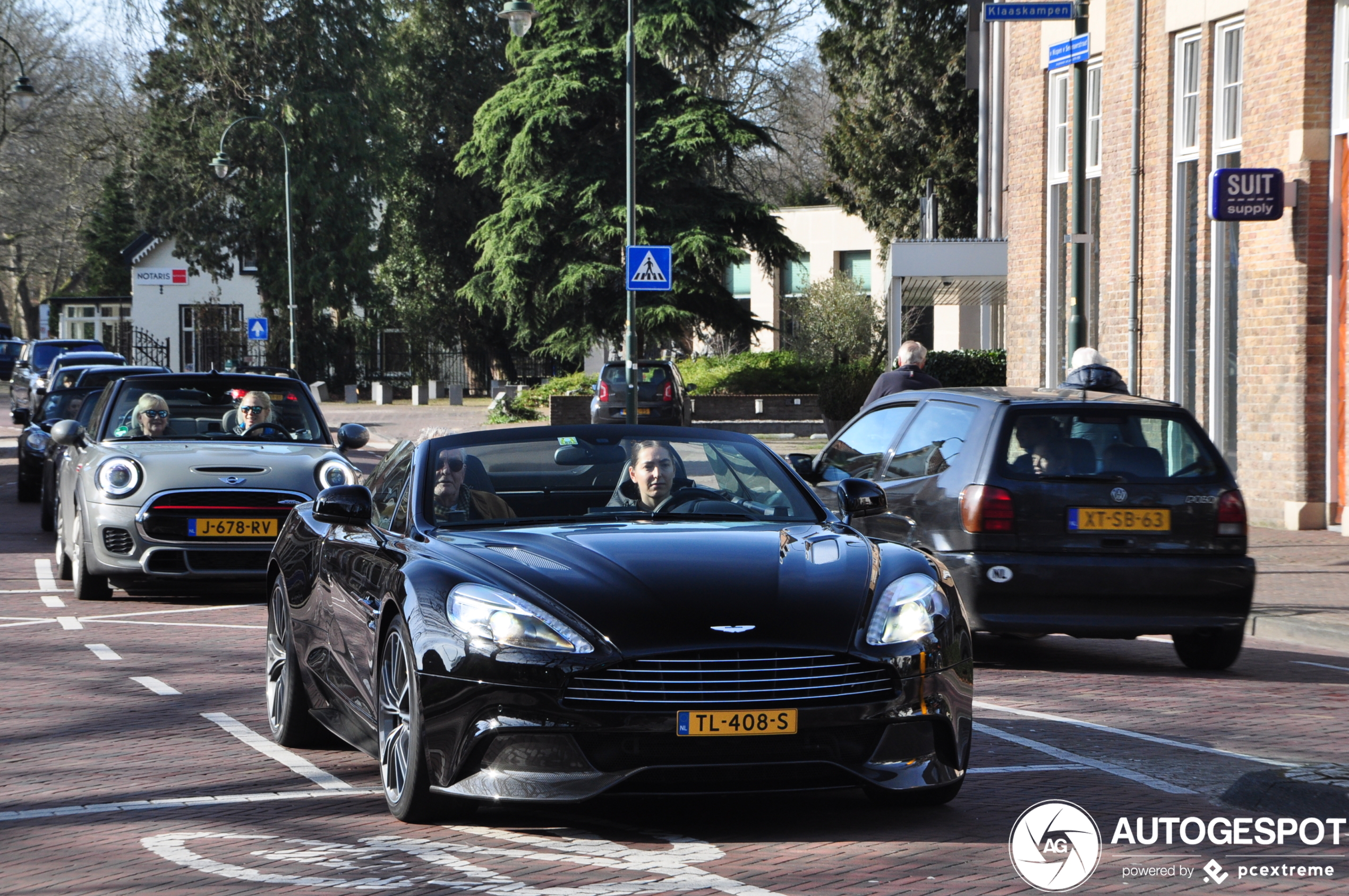 Aston Martin Vanquish Volante