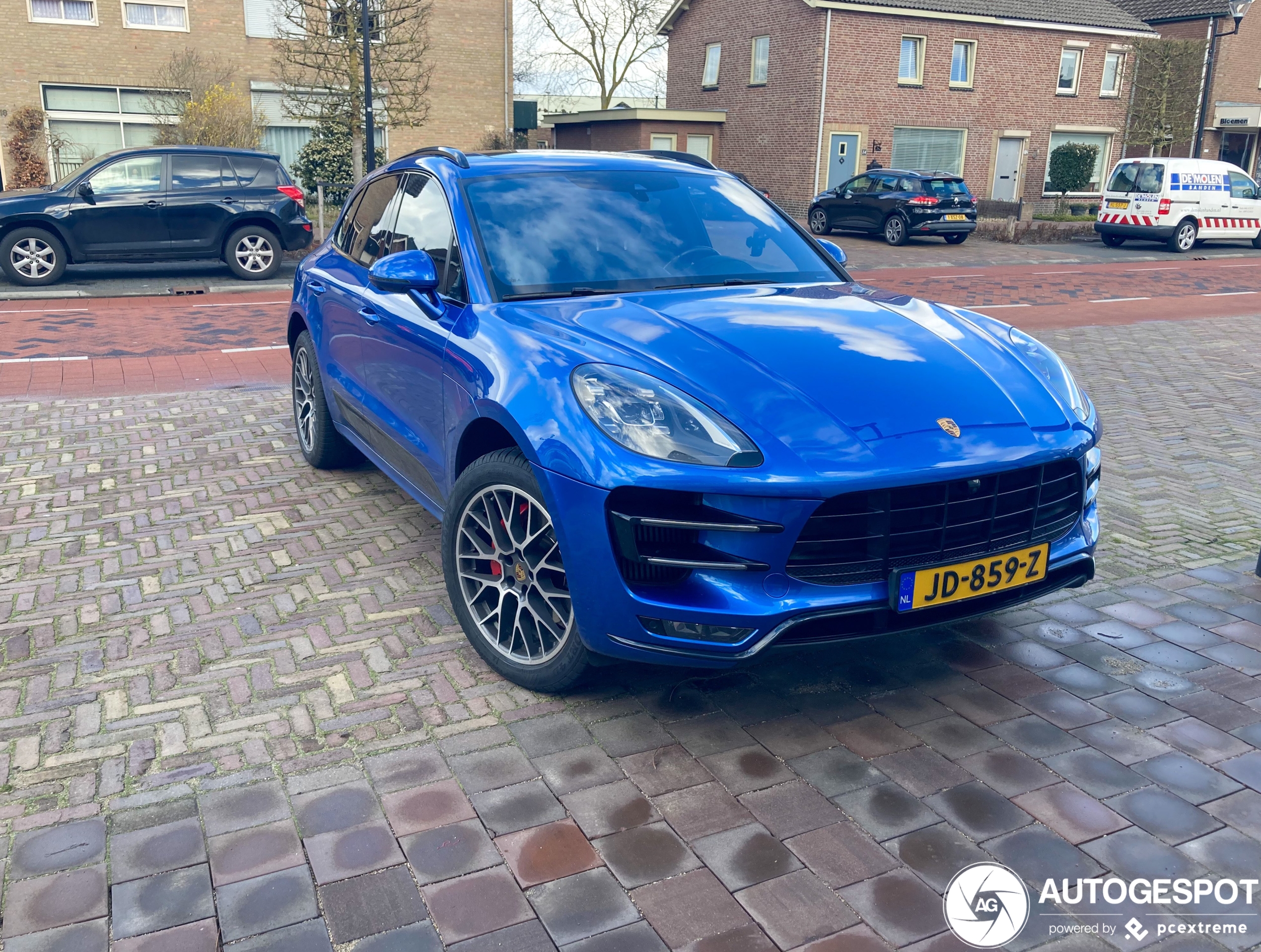 Porsche 95B Macan Turbo