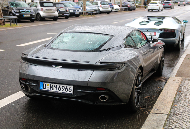 Aston Martin DB11 V8