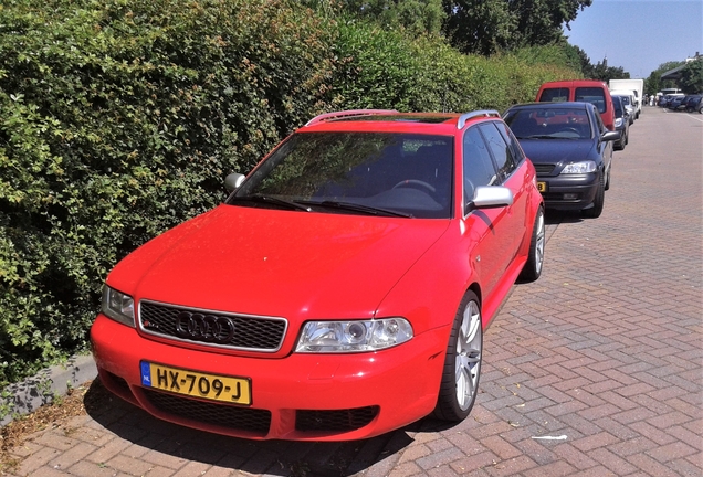 Audi RS4 Avant B5