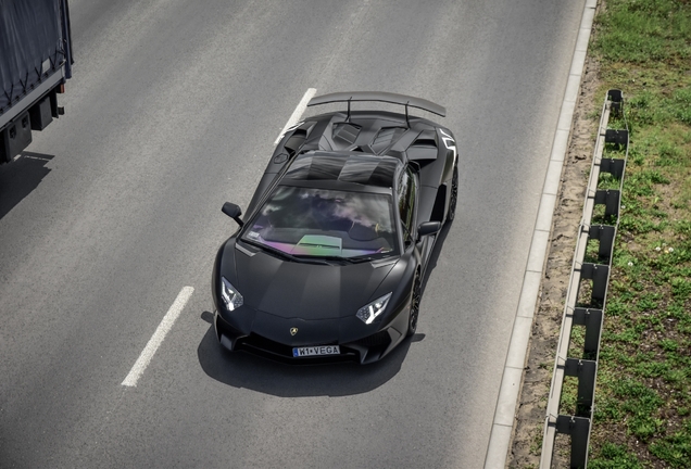 Lamborghini Aventador LP750-4 SuperVeloce Roadster