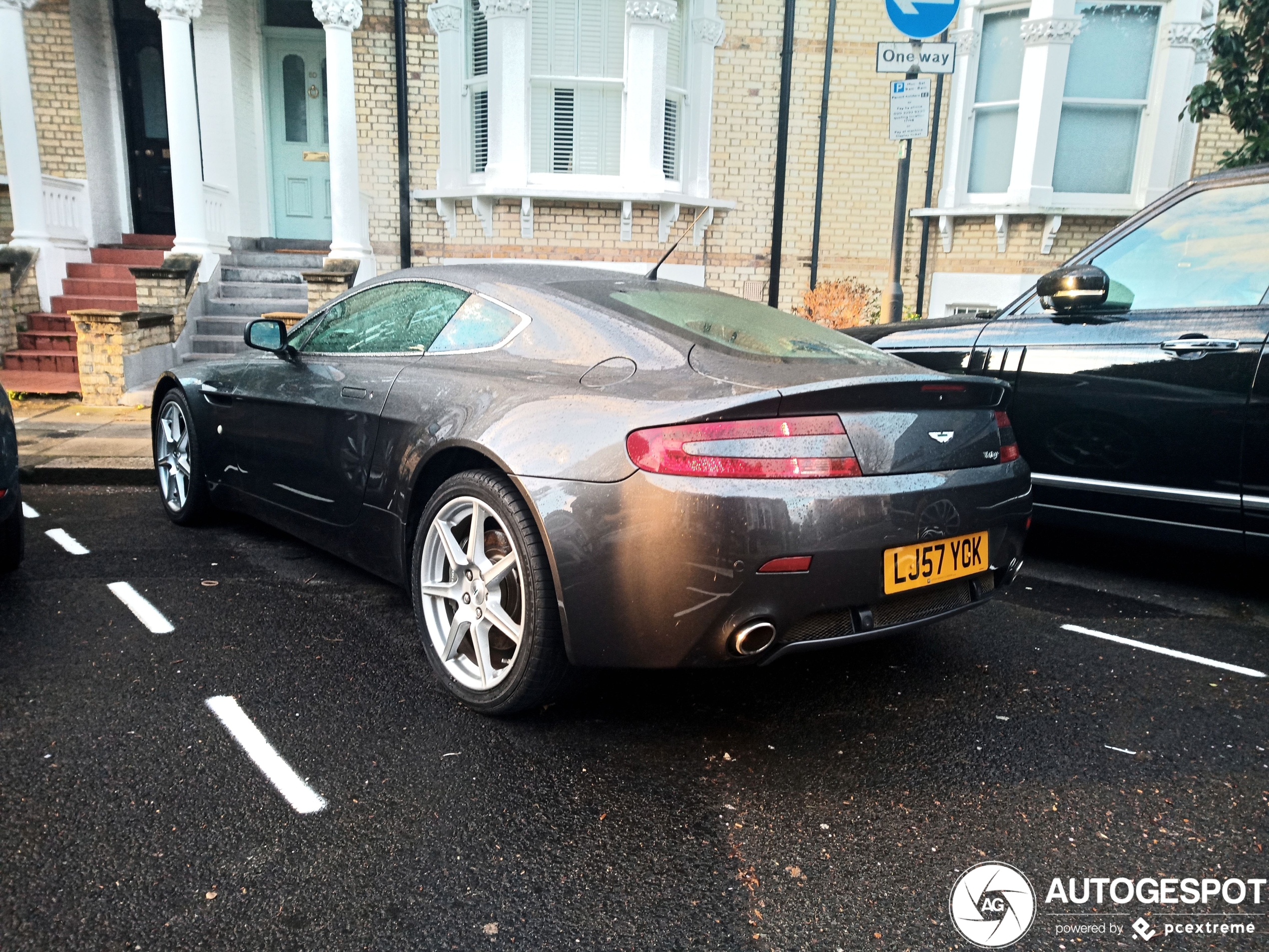 Aston Martin V8 Vantage