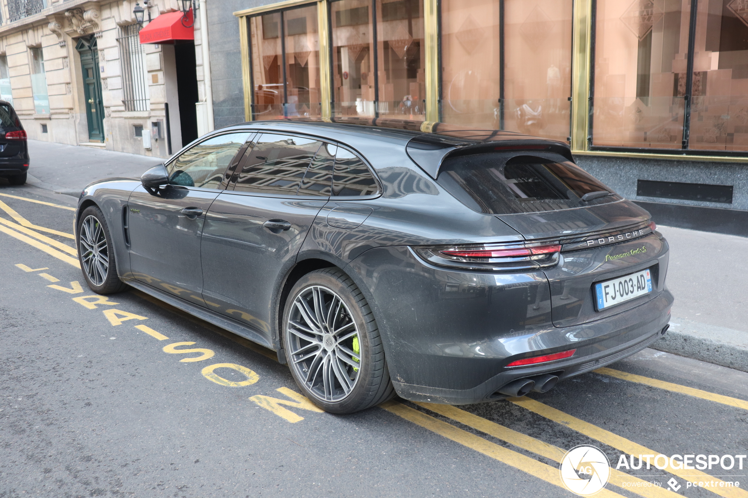 Porsche 971 Panamera Turbo S E-Hybrid Sport Turismo