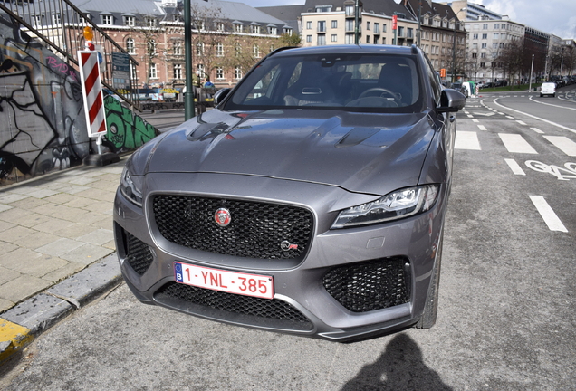 Jaguar F-PACE SVR