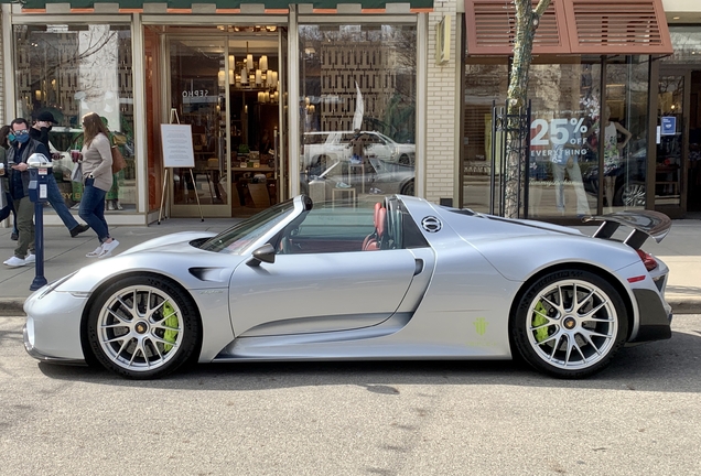 Porsche 918 Spyder Weissach Package