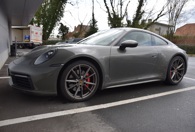 Porsche 992 Carrera 4S