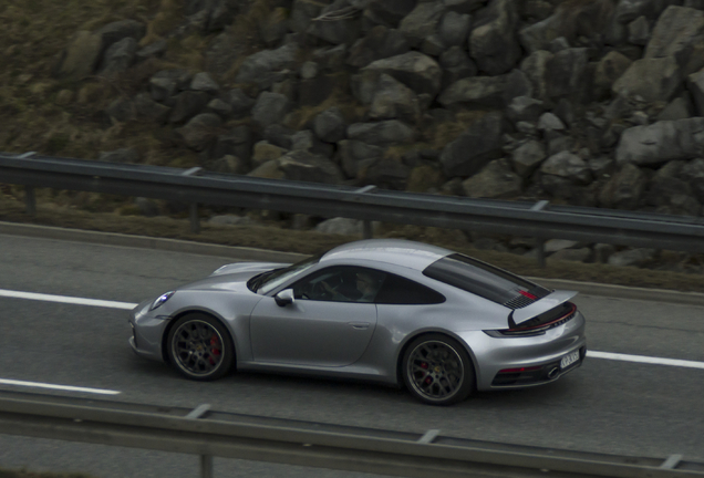 Porsche 992 Carrera 4S