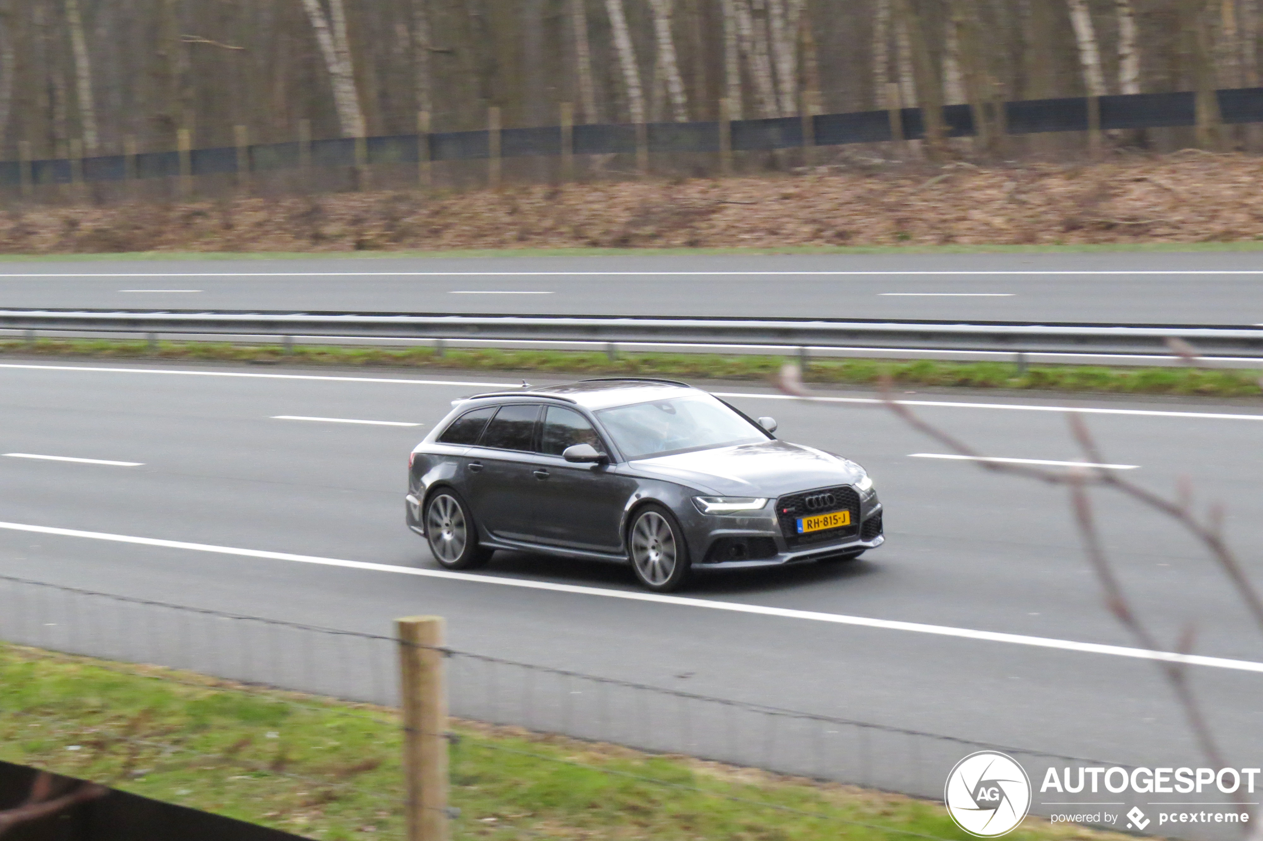 Audi RS6 Avant C7 2015