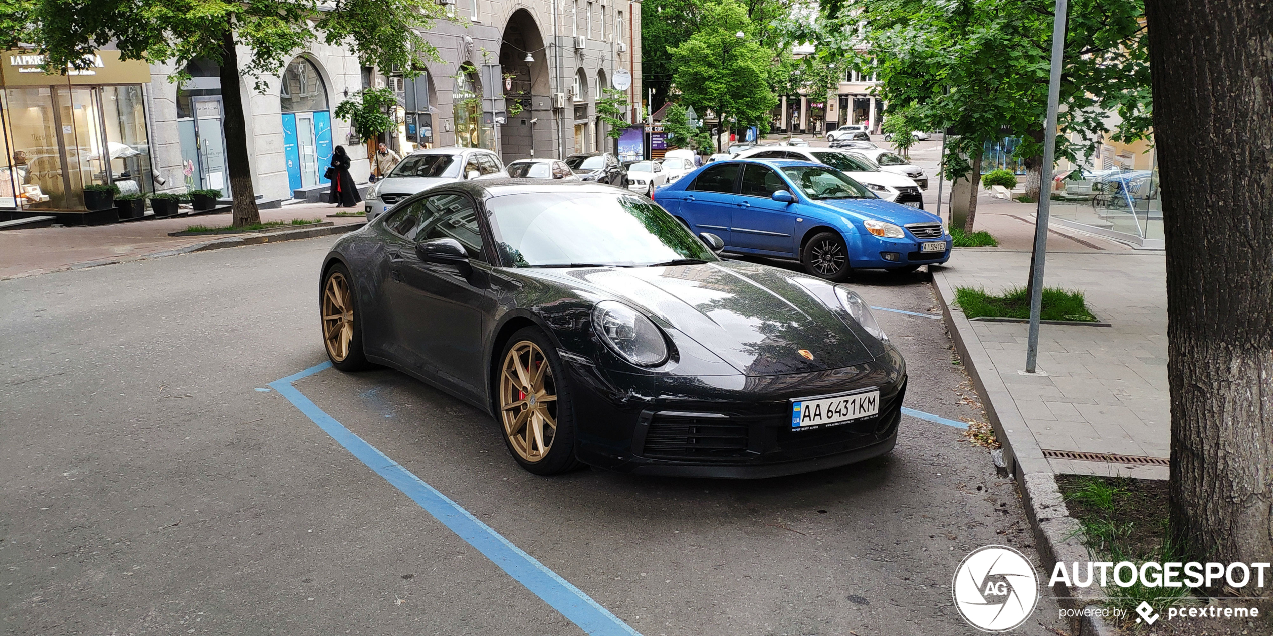 Porsche 992 Carrera 4S