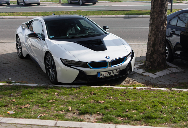 BMW i8