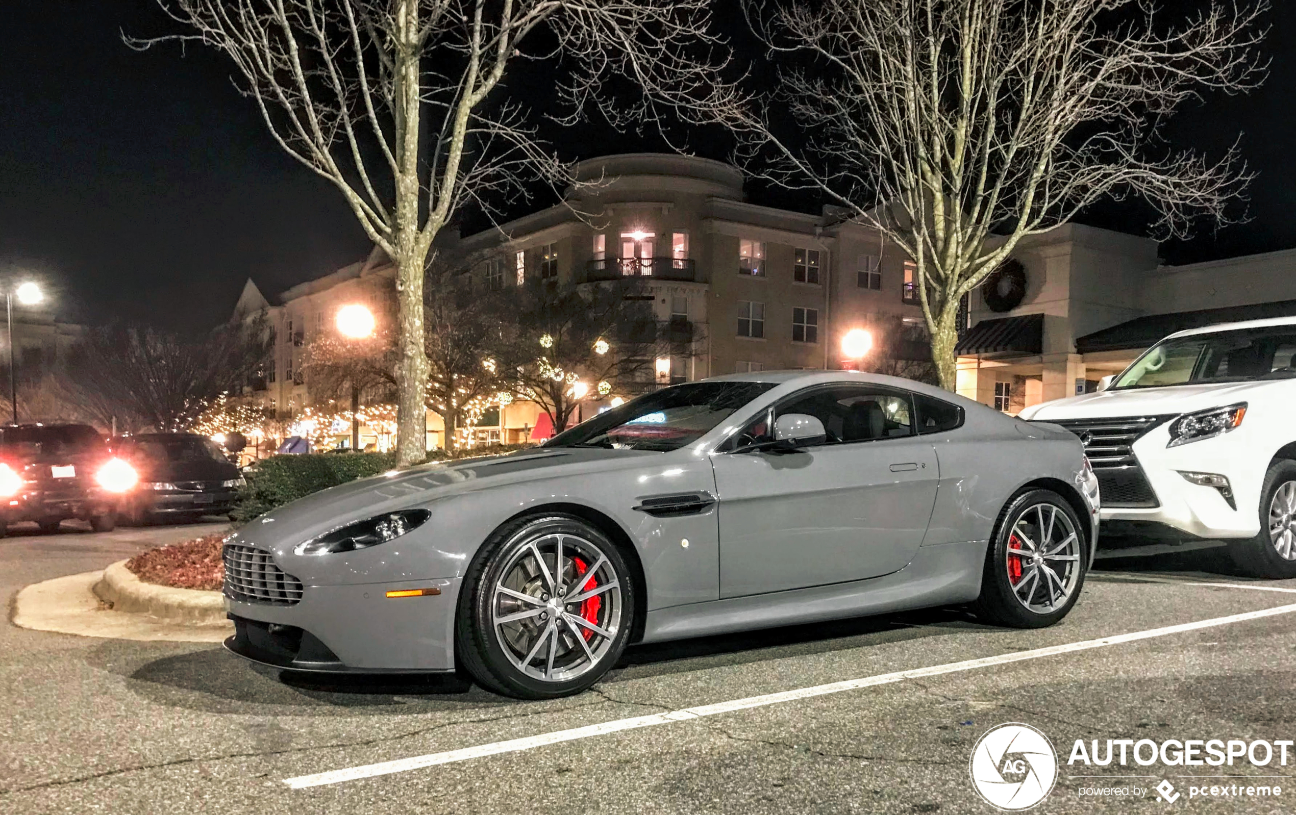 Aston Martin V8 Vantage 2012