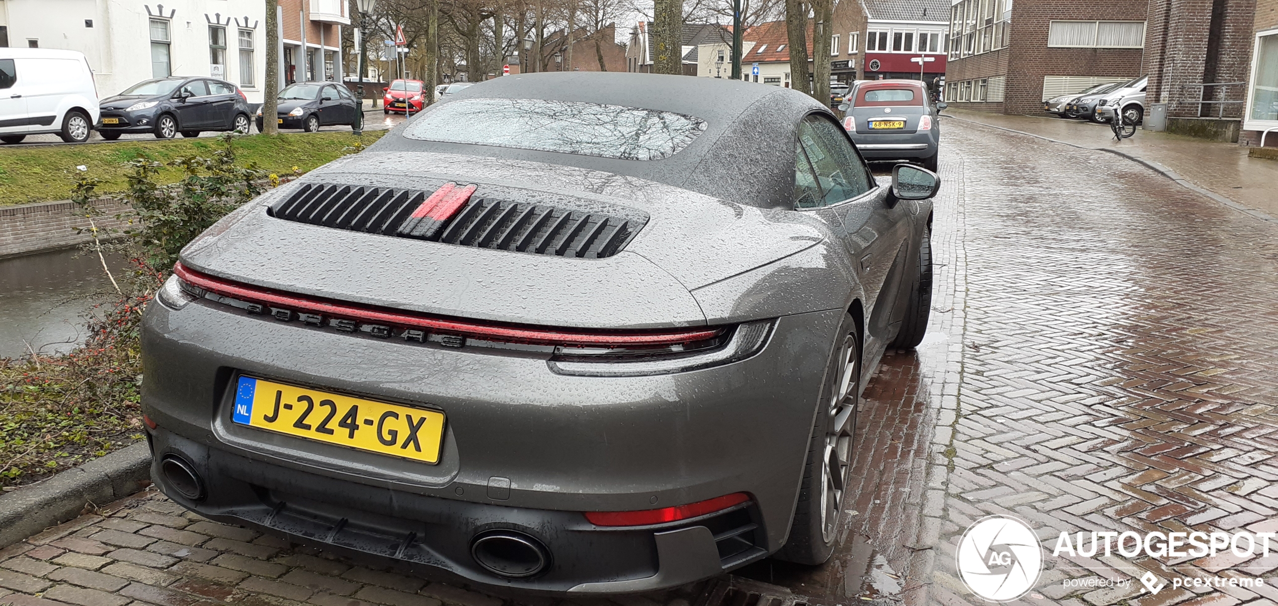 Porsche 992 Carrera 4S Cabriolet