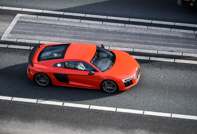 Audi R8 V10 Plus 2015