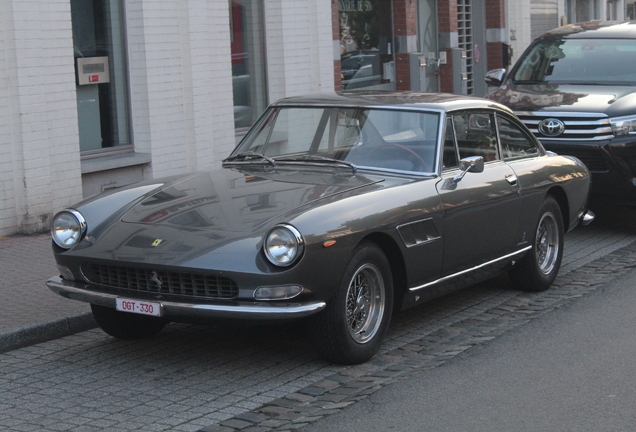 Ferrari 330 GT 2+2 Series II