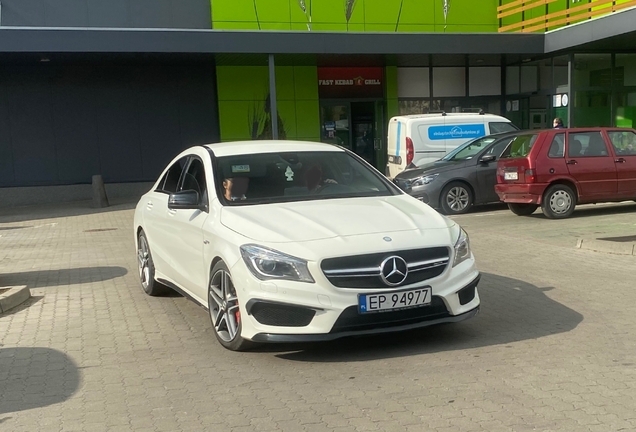 Mercedes-Benz CLA 45 AMG C117