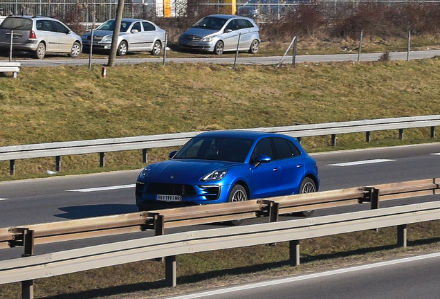 Porsche 95B Macan GTS