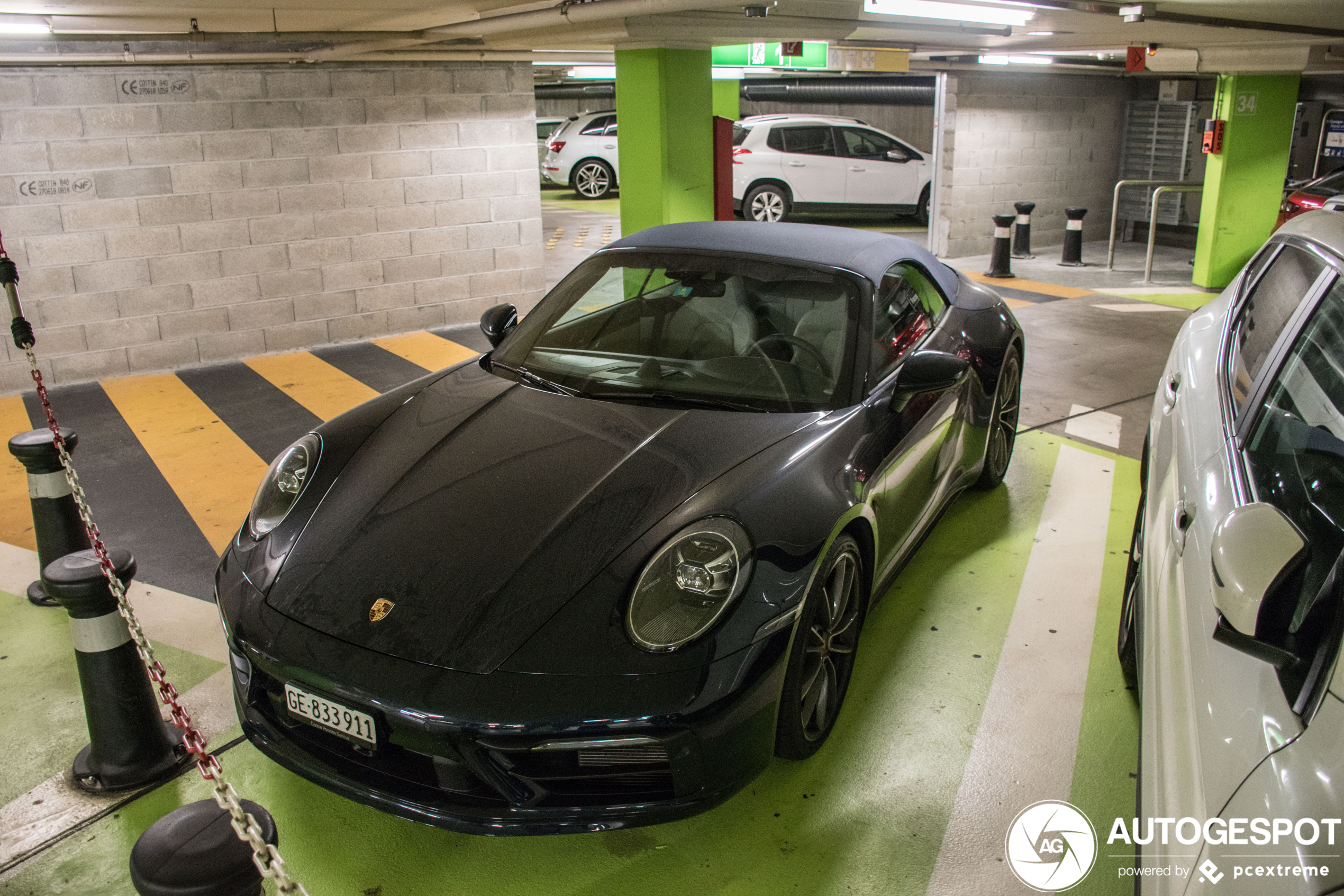 Porsche 992 Carrera 4S Cabriolet