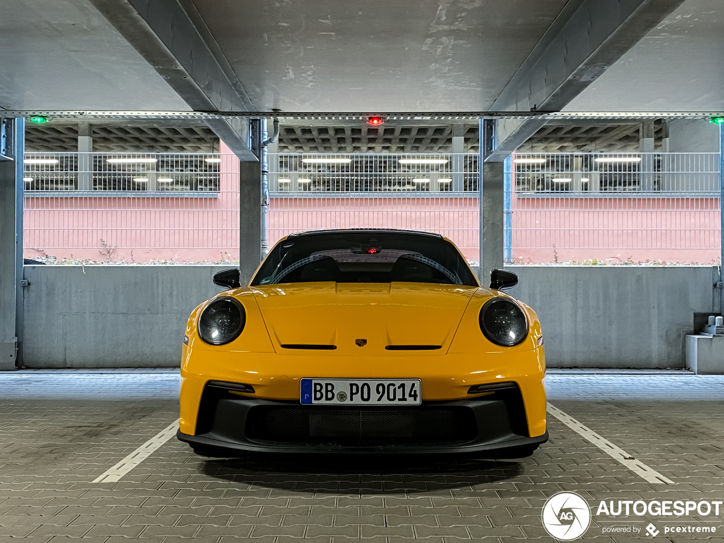 Primeur gespot: Porsche 992 GT3 in PTS Signal Yellow