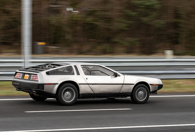 DeLorean DMC-12