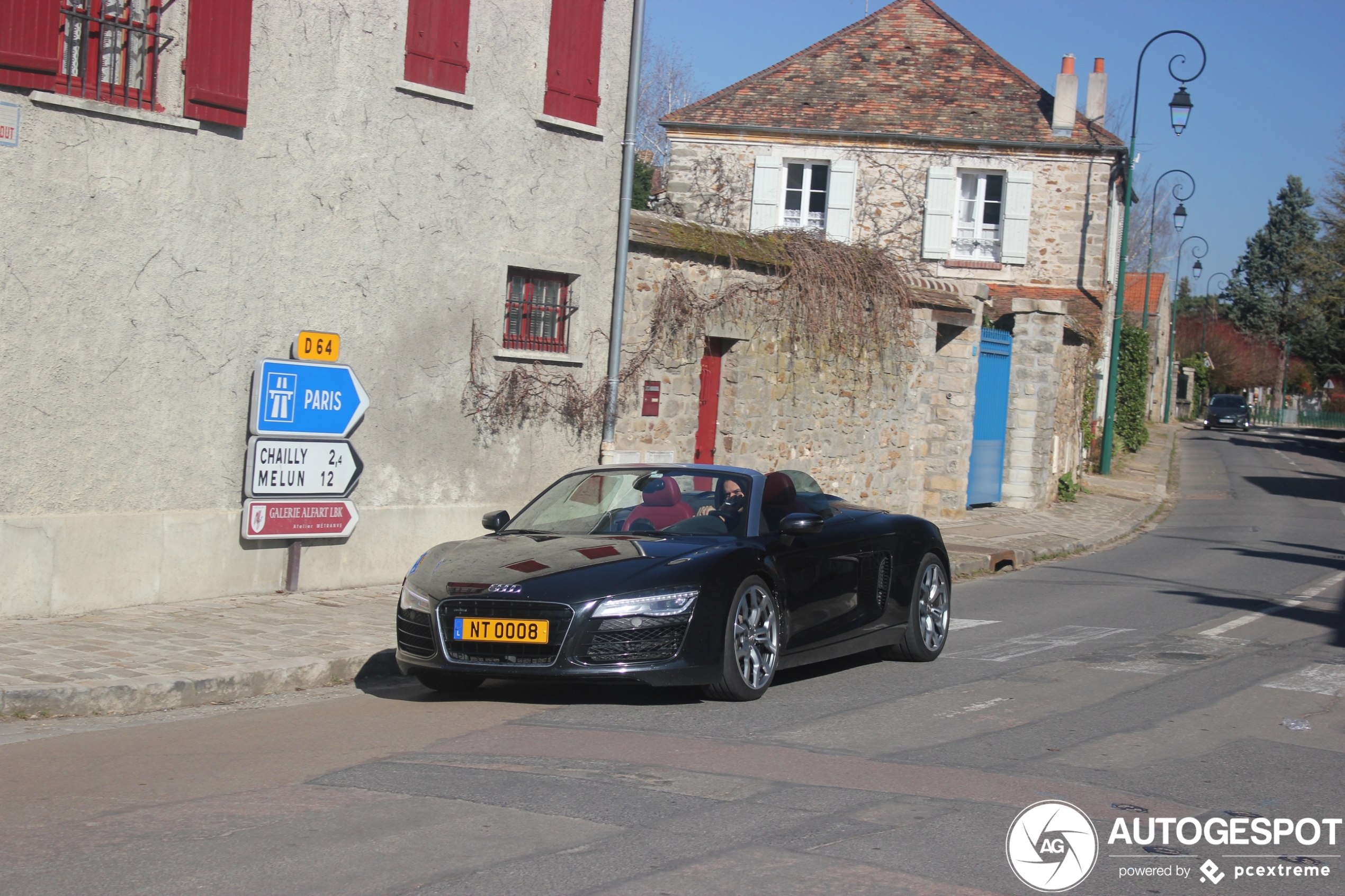 Audi R8 V8 Spyder 2013