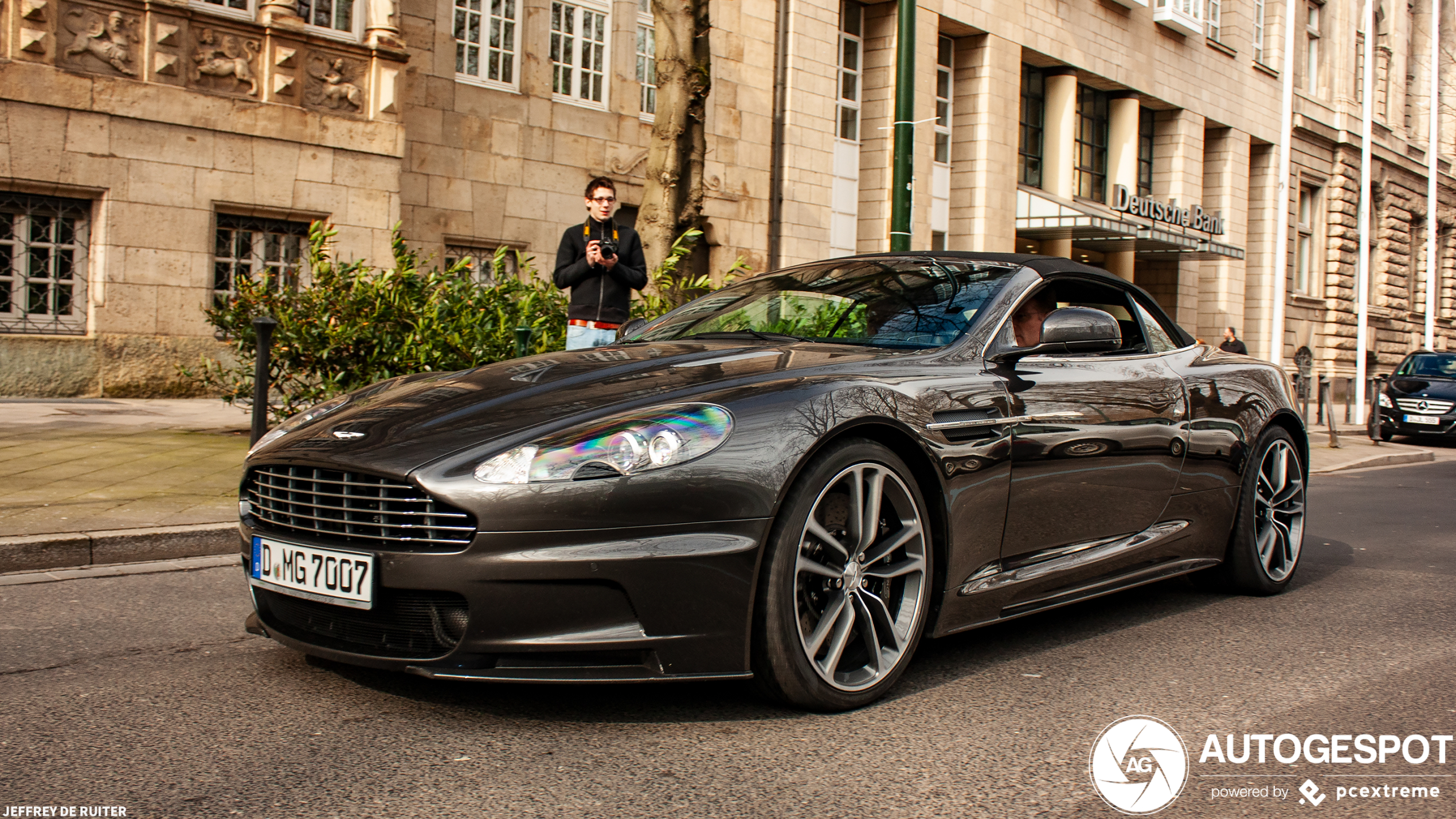 Aston Martin DBS Volante