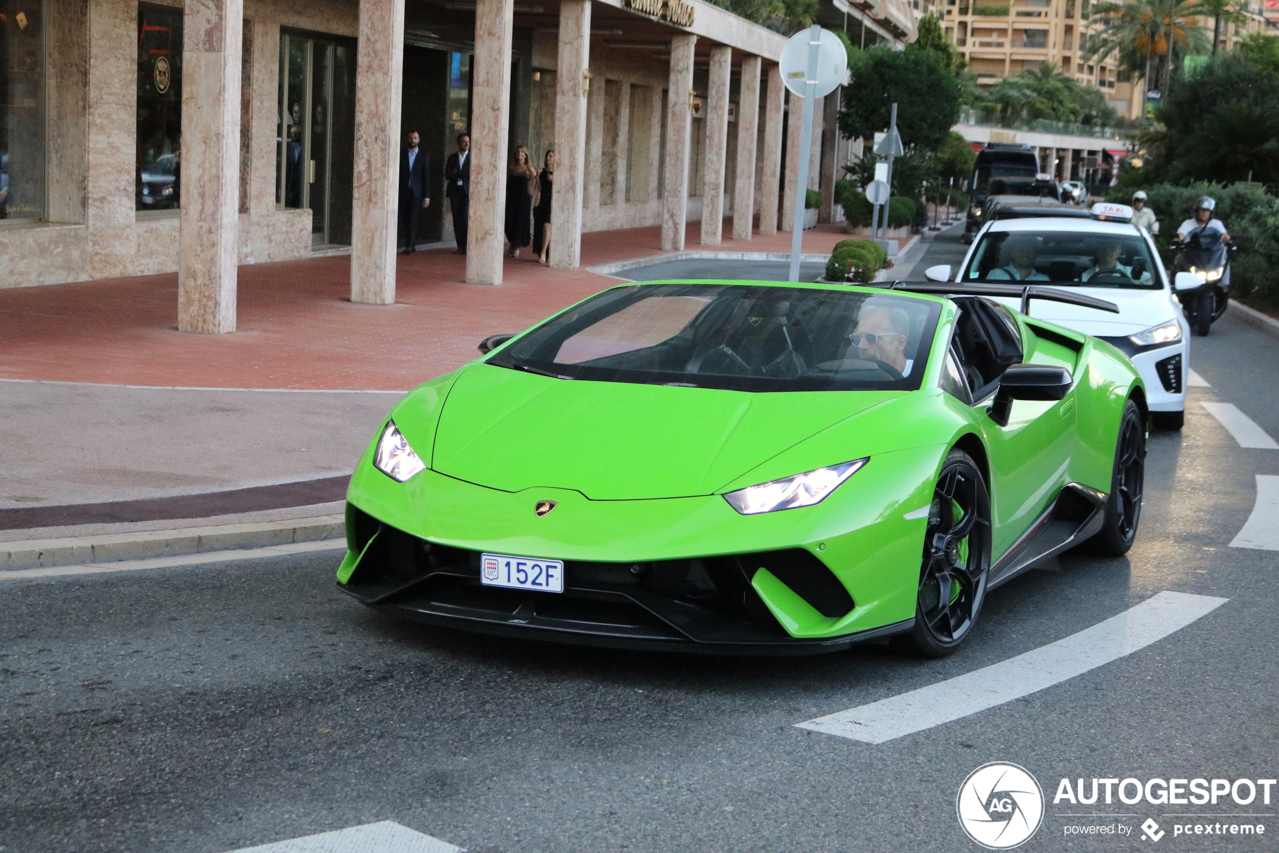 Lamborghini Huracán LP640-4 Performante Spyder