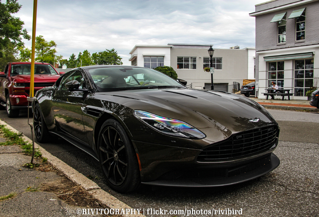 Aston Martin DB11