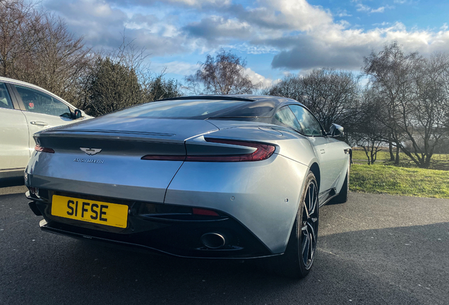 Aston Martin DB11 V8