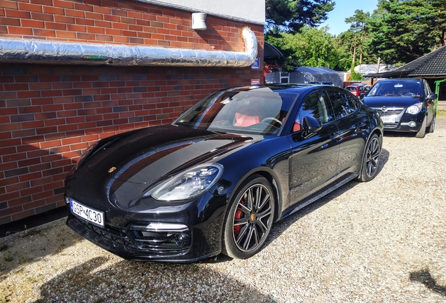 Porsche 971 Panamera Turbo