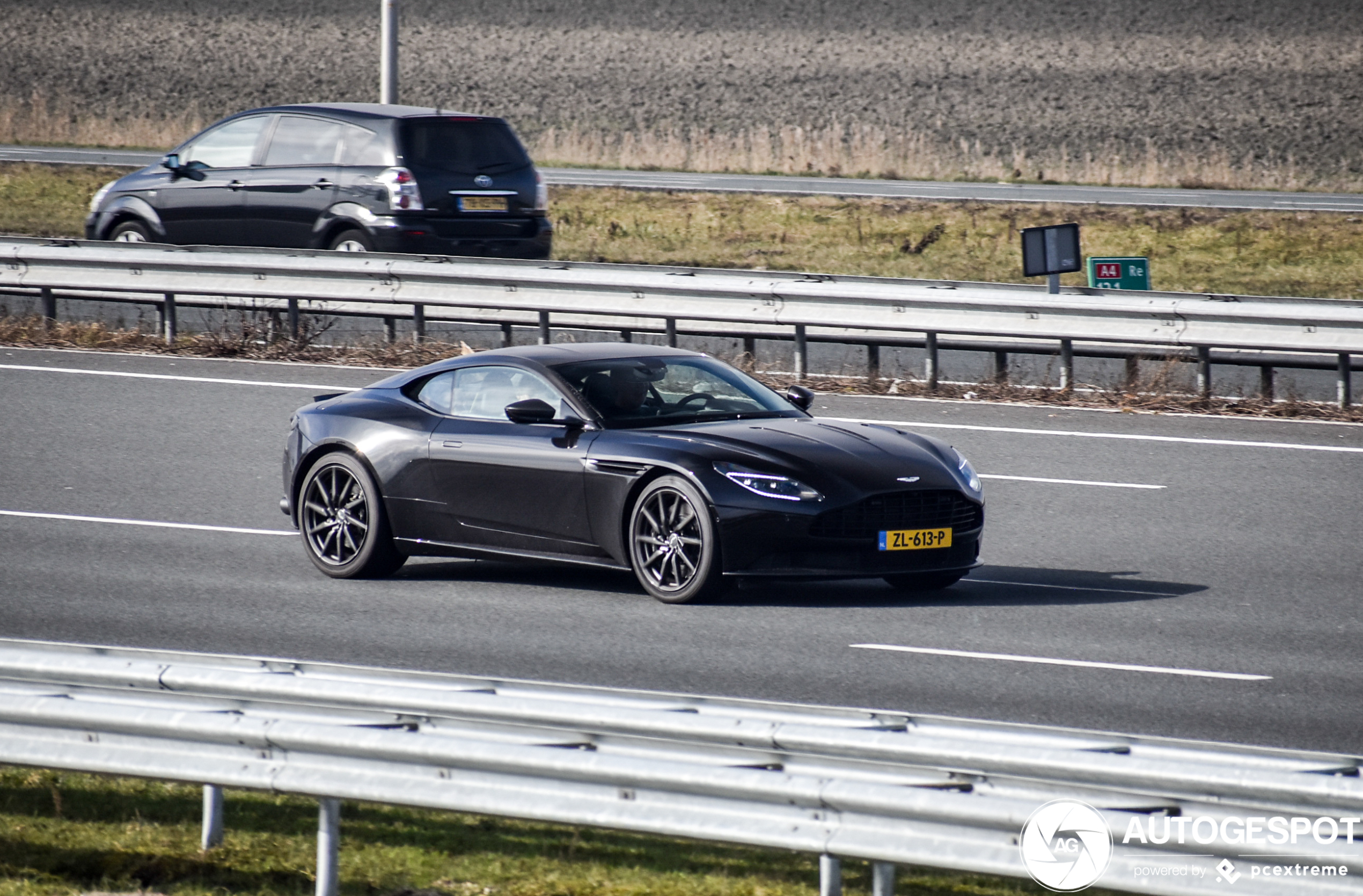 Aston Martin DB11 AMR