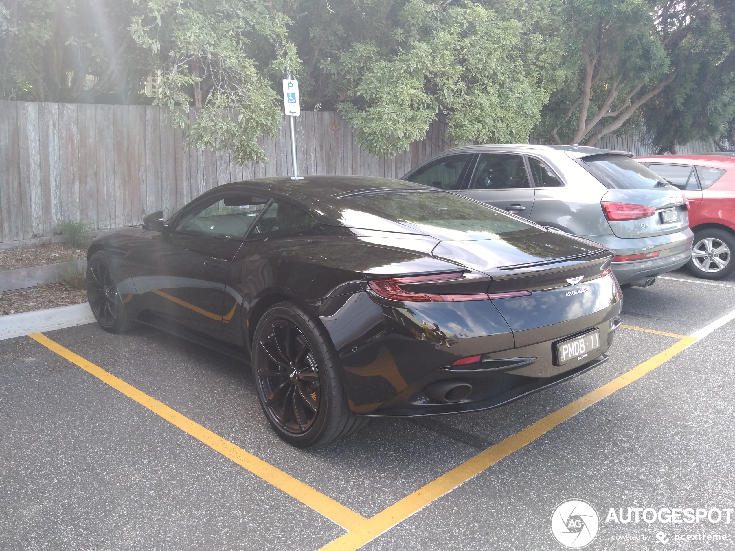 Aston Martin DB11