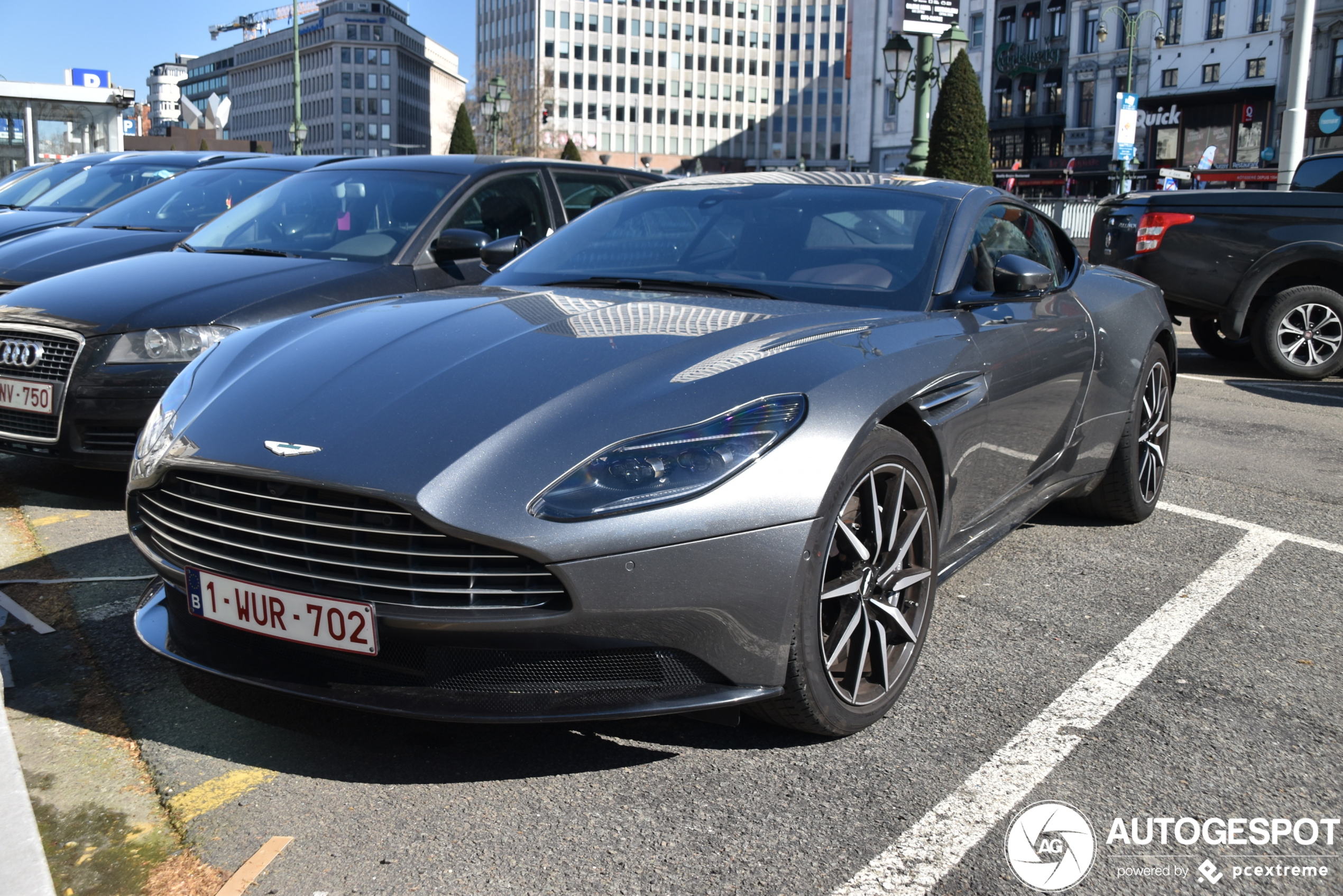 Aston Martin DB11 V8