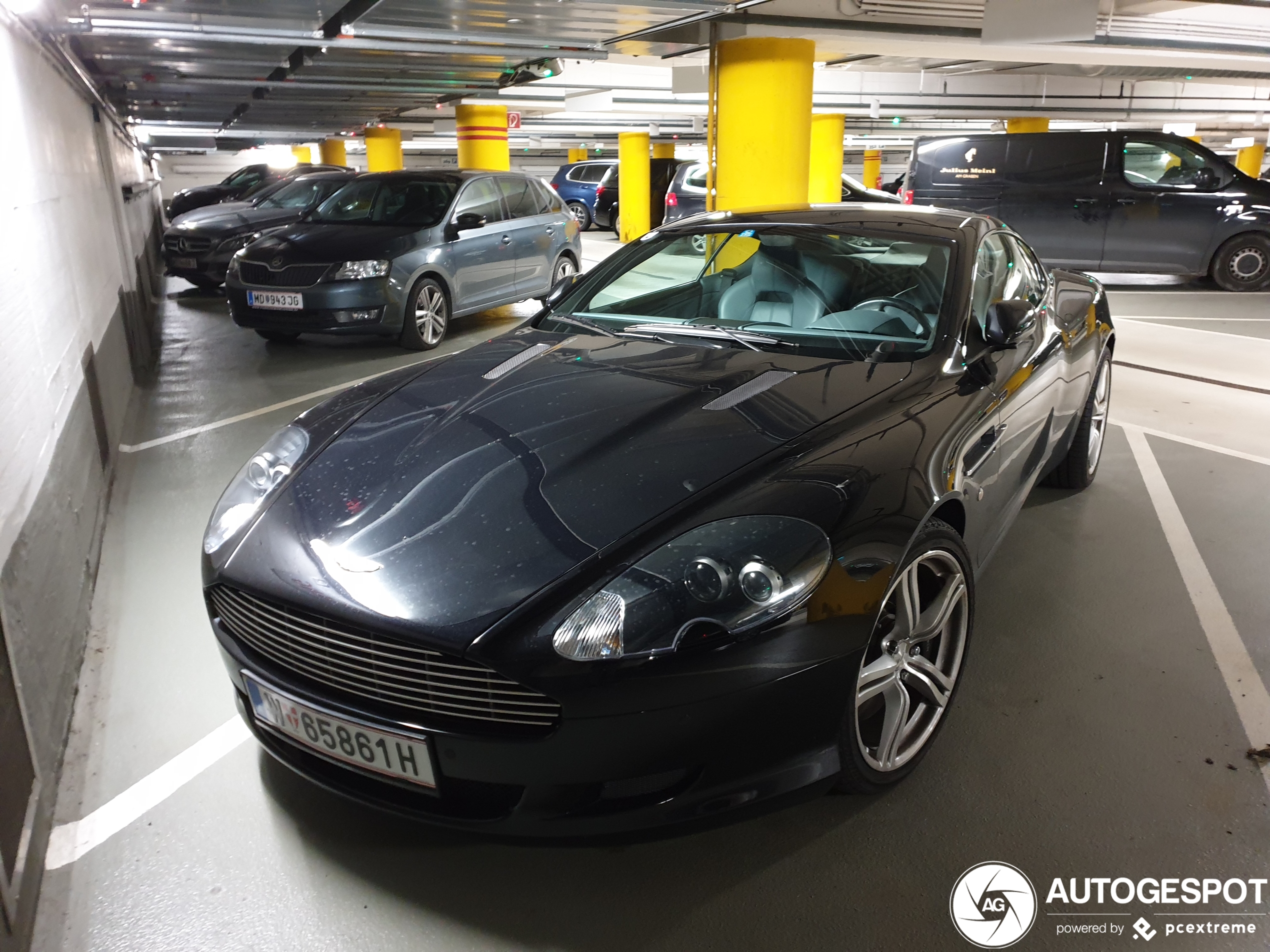 Aston Martin DB9