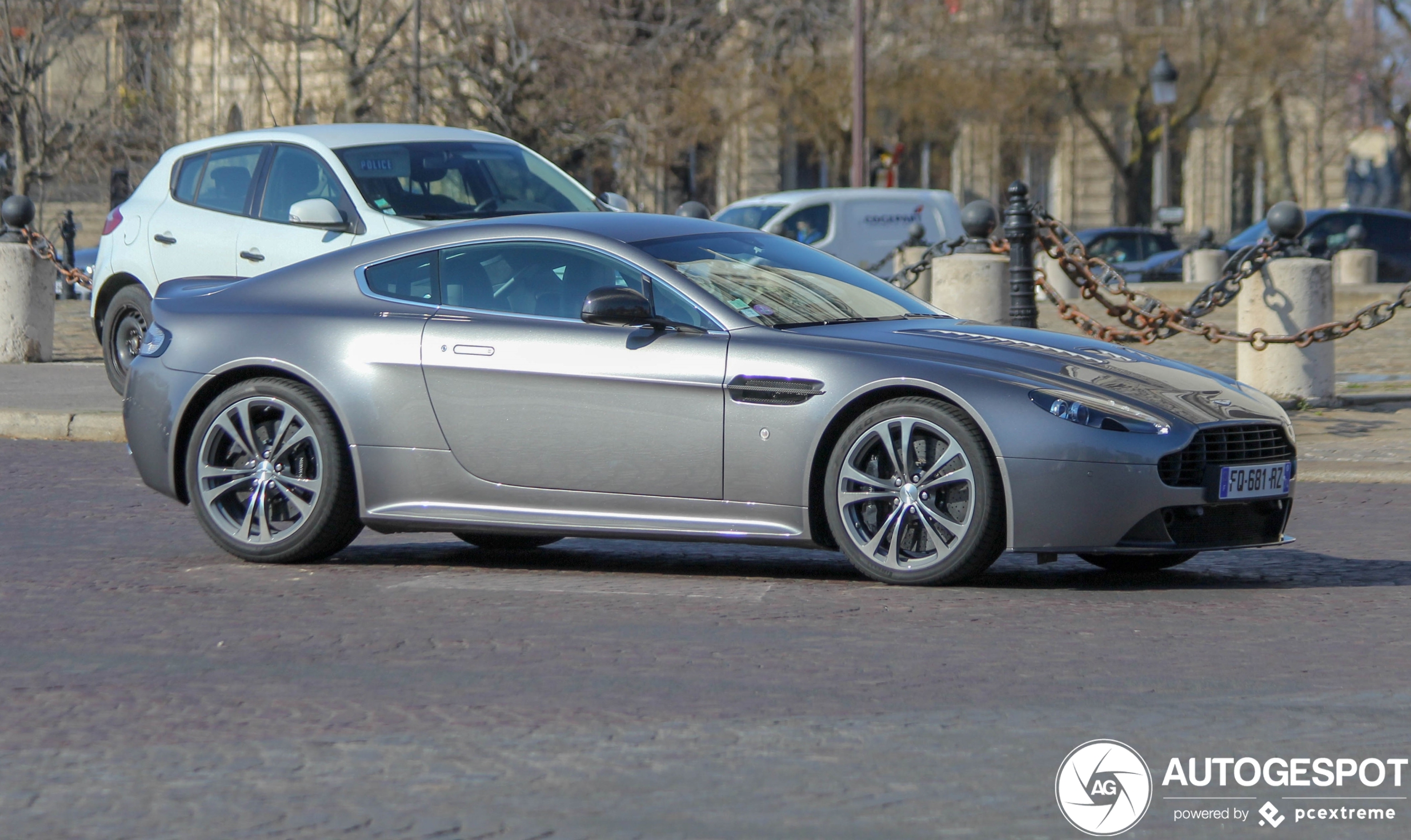 Aston Martin V12 Vantage