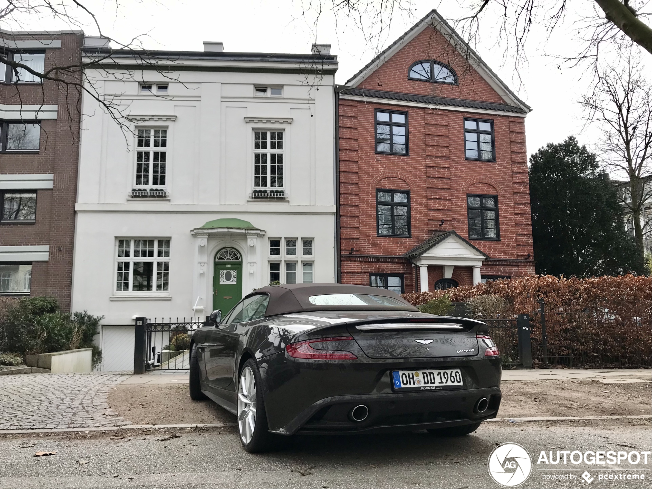 Aston Martin Vanquish Volante