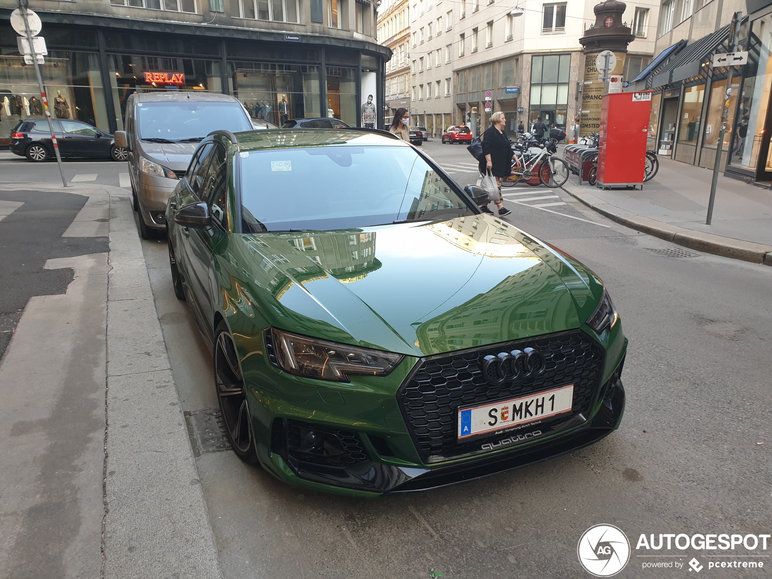 Audi RS4 Avant B9