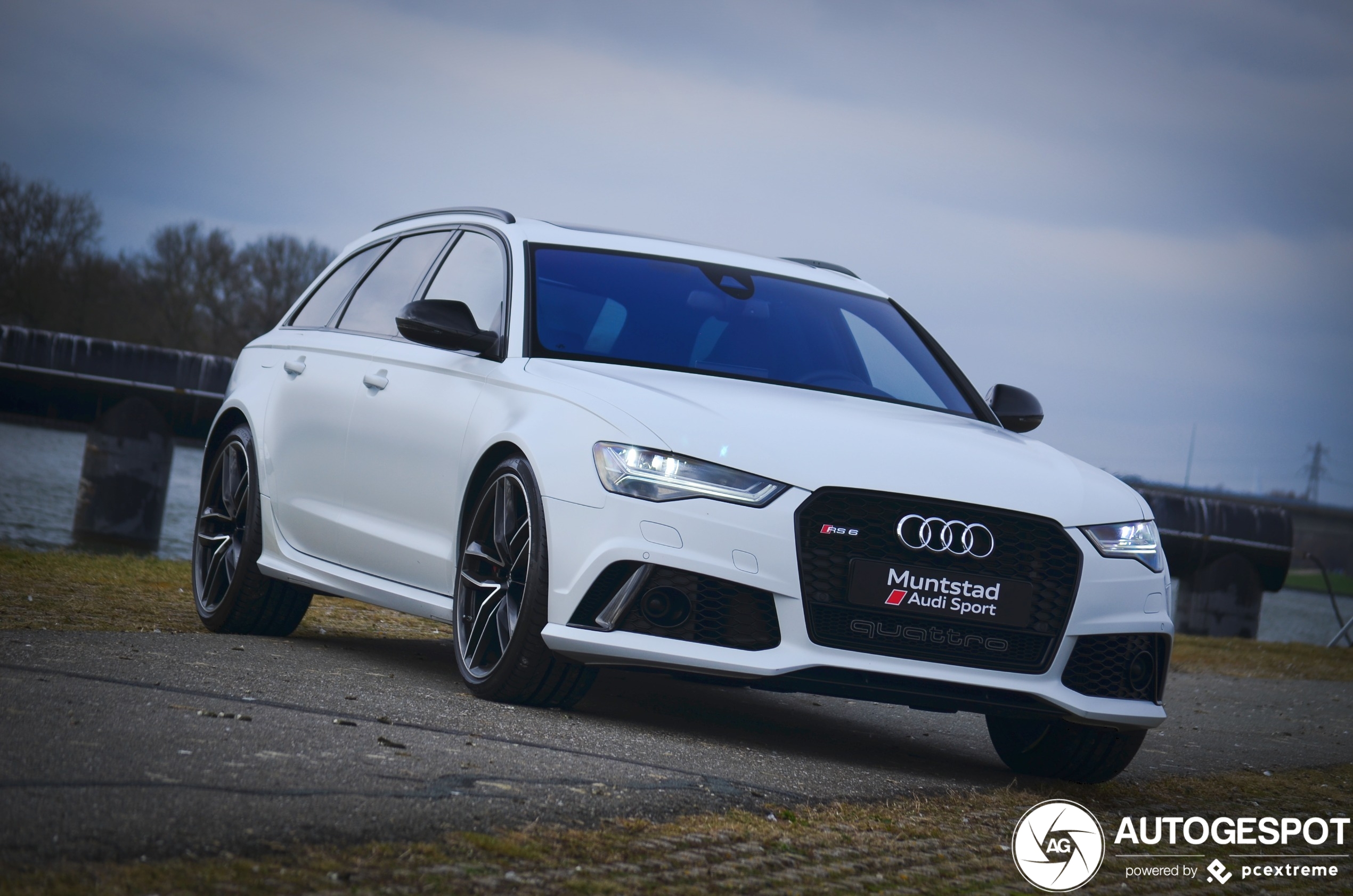 Audi RS6 Avant C7 2015