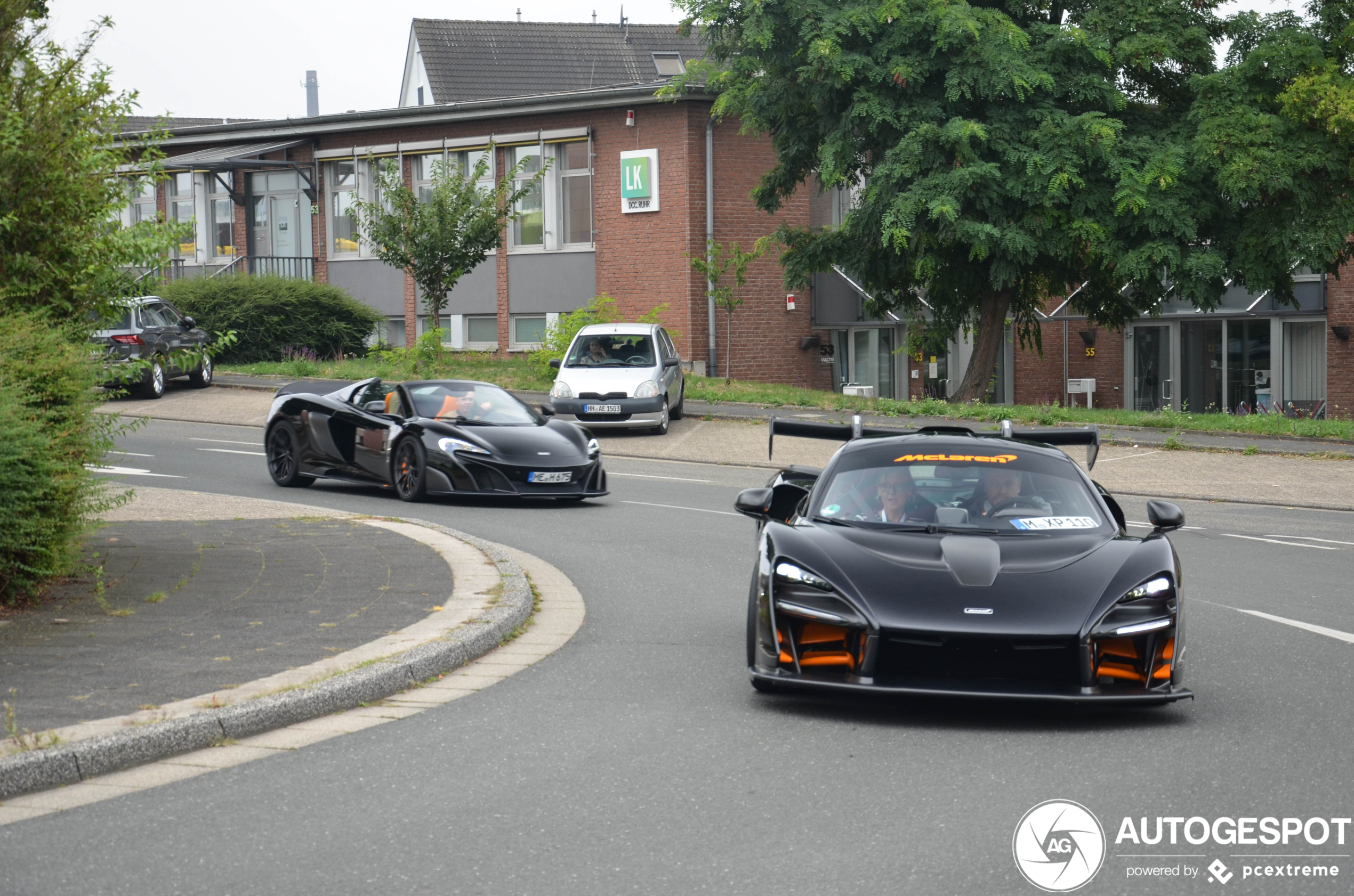 Gelimiteerd McLaren duo op pad in Velbert