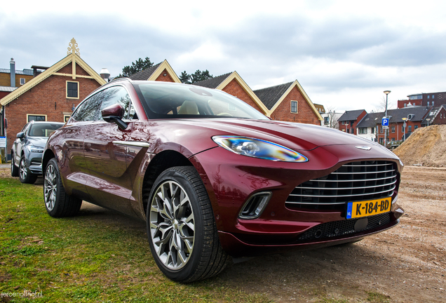 Aston Martin DBX