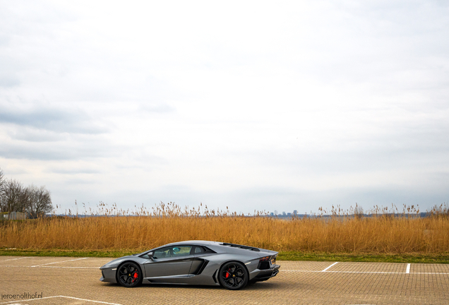 Lamborghini Aventador LP700-4