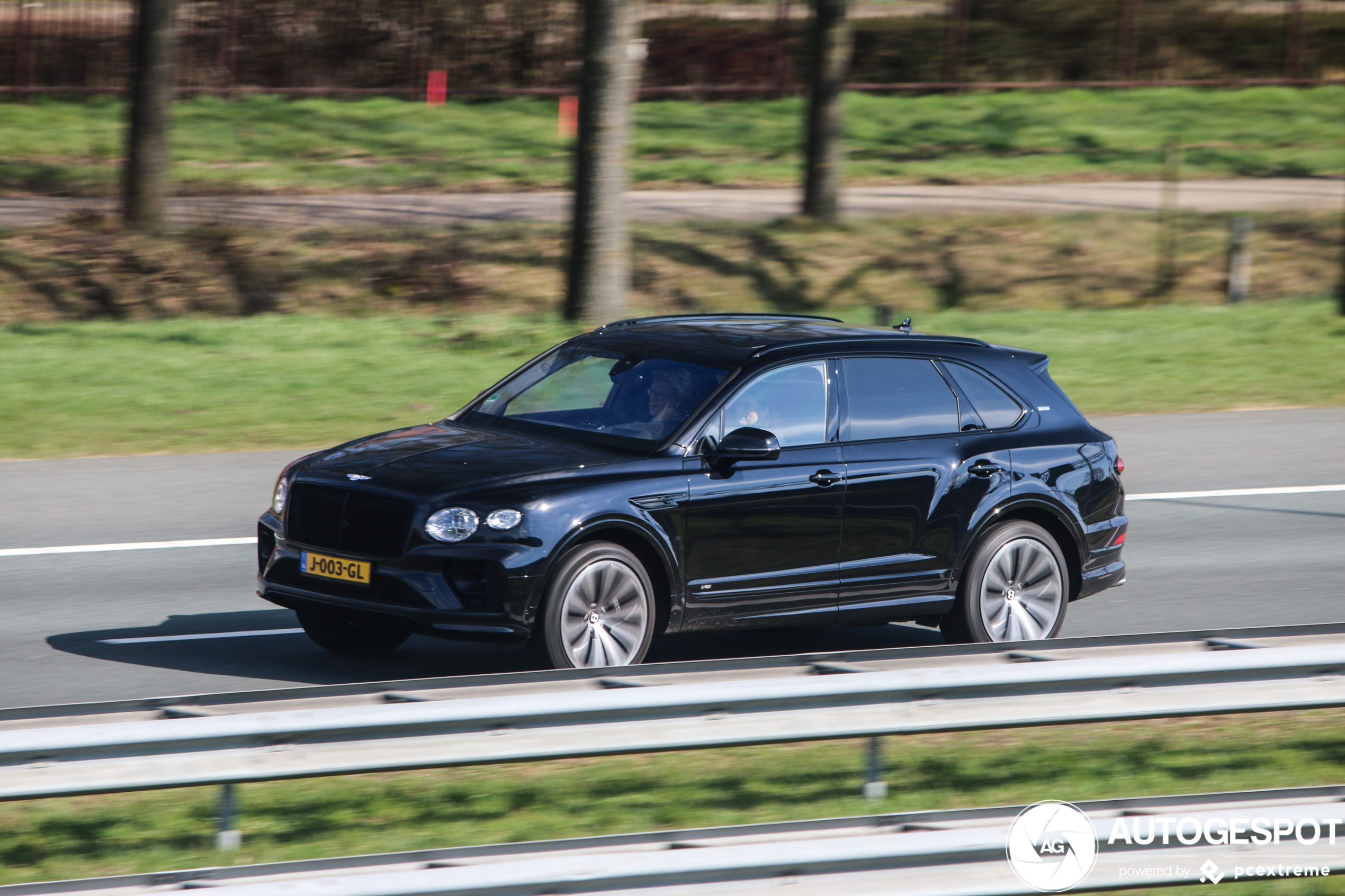 Bentley Bentayga V8 2021 First Edition