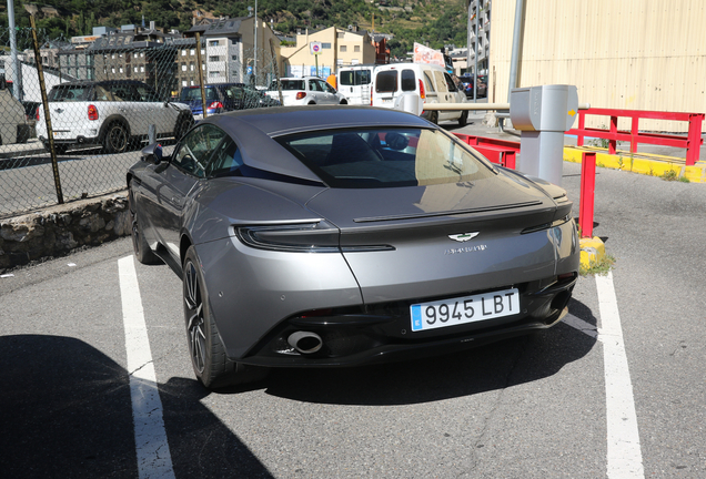 Aston Martin DB11 V8