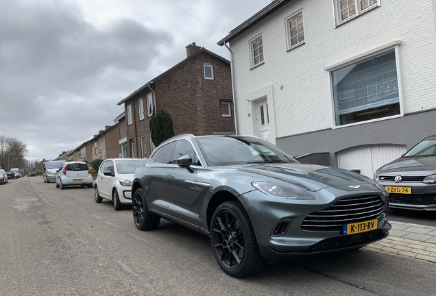 Aston Martin DBX