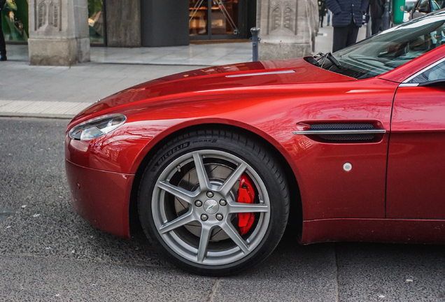 Aston Martin V8 Vantage Roadster