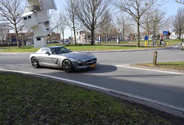 Mercedes-Benz SLS AMG