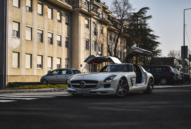 Mercedes-Benz SLS AMG