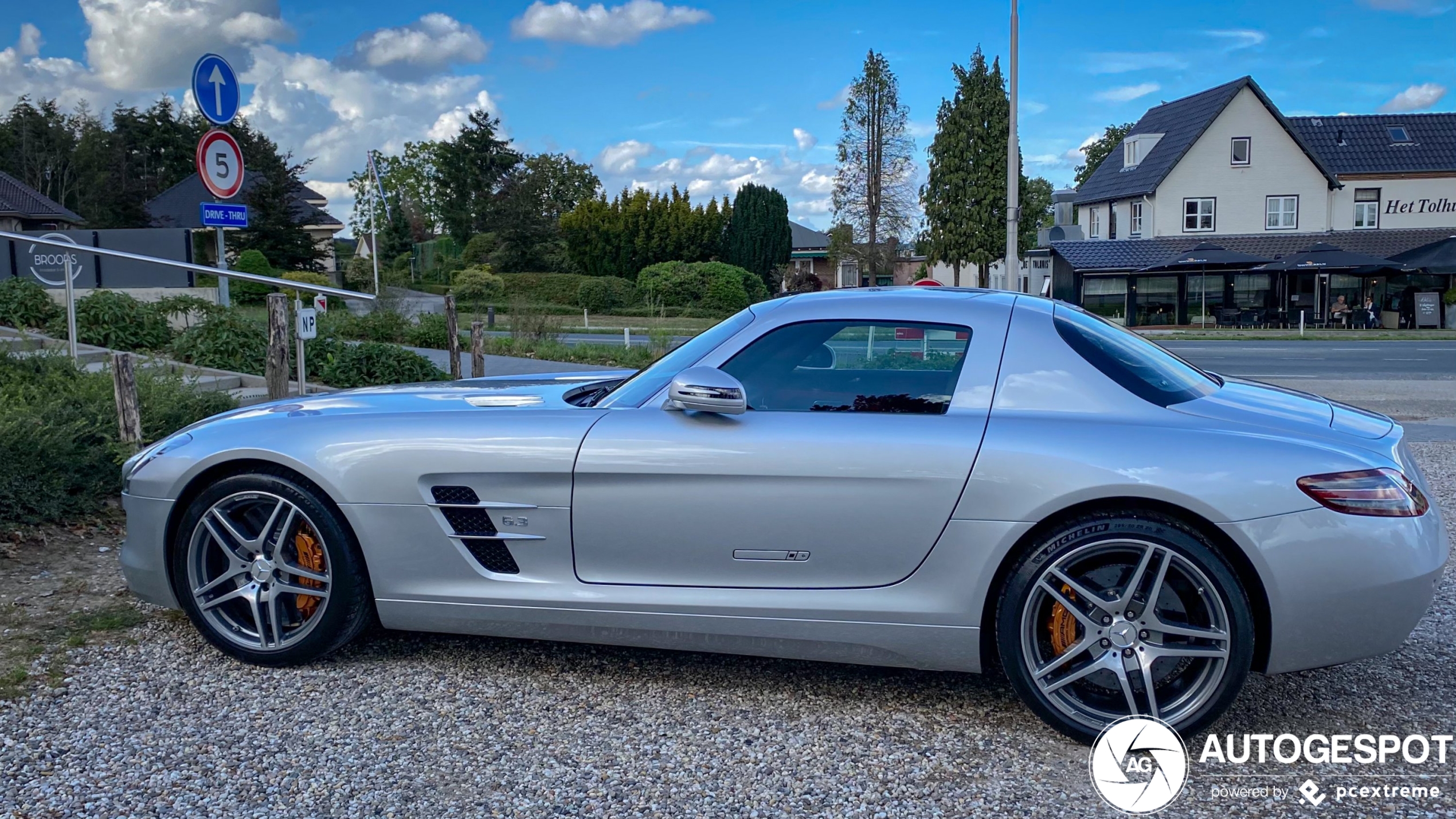 Mercedes-Benz SLS AMG